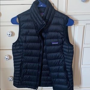 black patagonia vest
